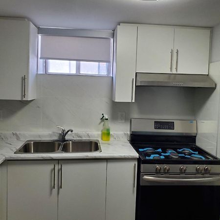 Maxwell Esabu Apartment Toronto Ngoại thất bức ảnh