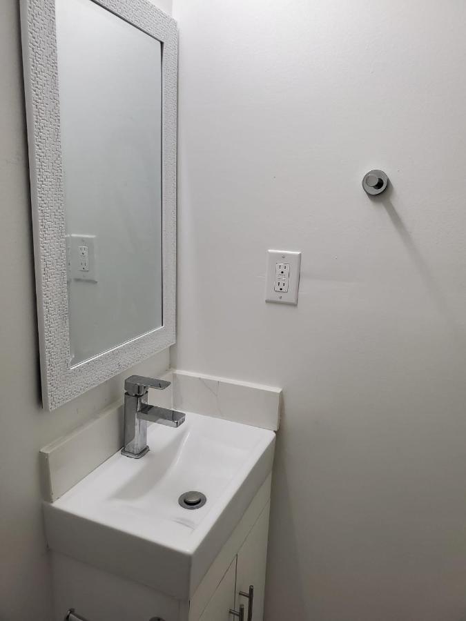 Maxwell Esabu Apartment Toronto Ngoại thất bức ảnh