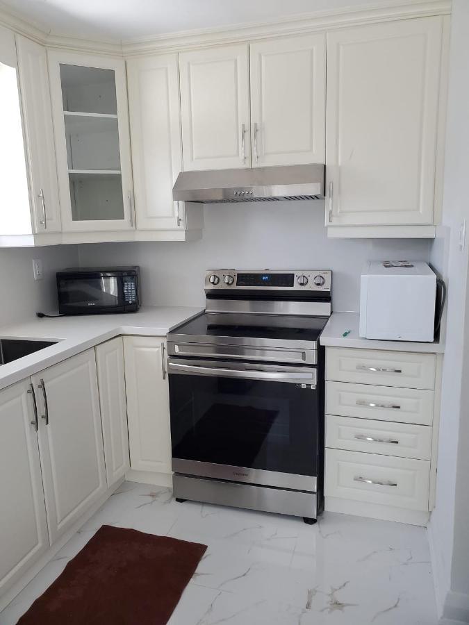 Maxwell Esabu Apartment Toronto Ngoại thất bức ảnh